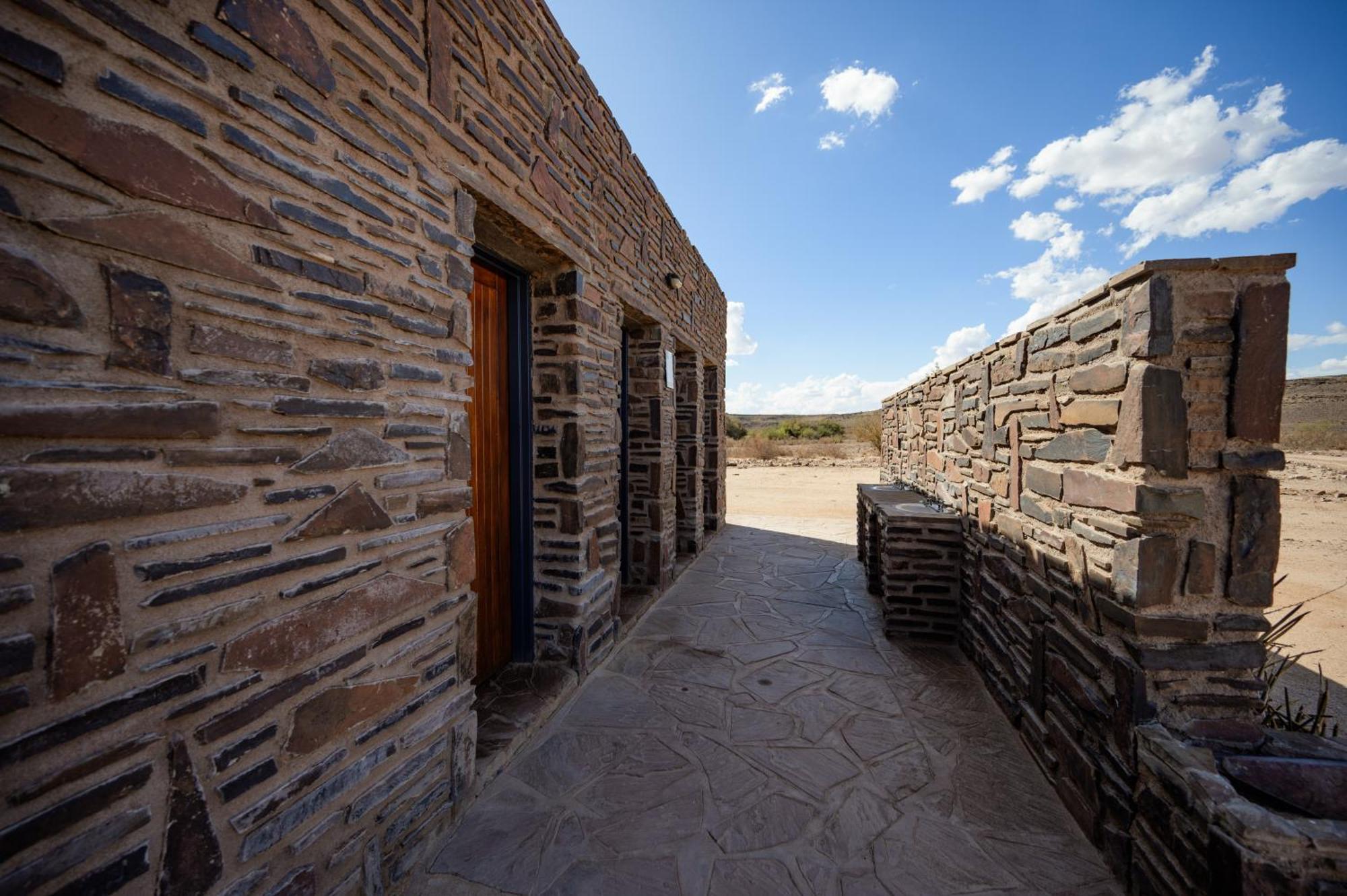 Canyon Roadhouse Campsite Fish River Canyon Bilik gambar