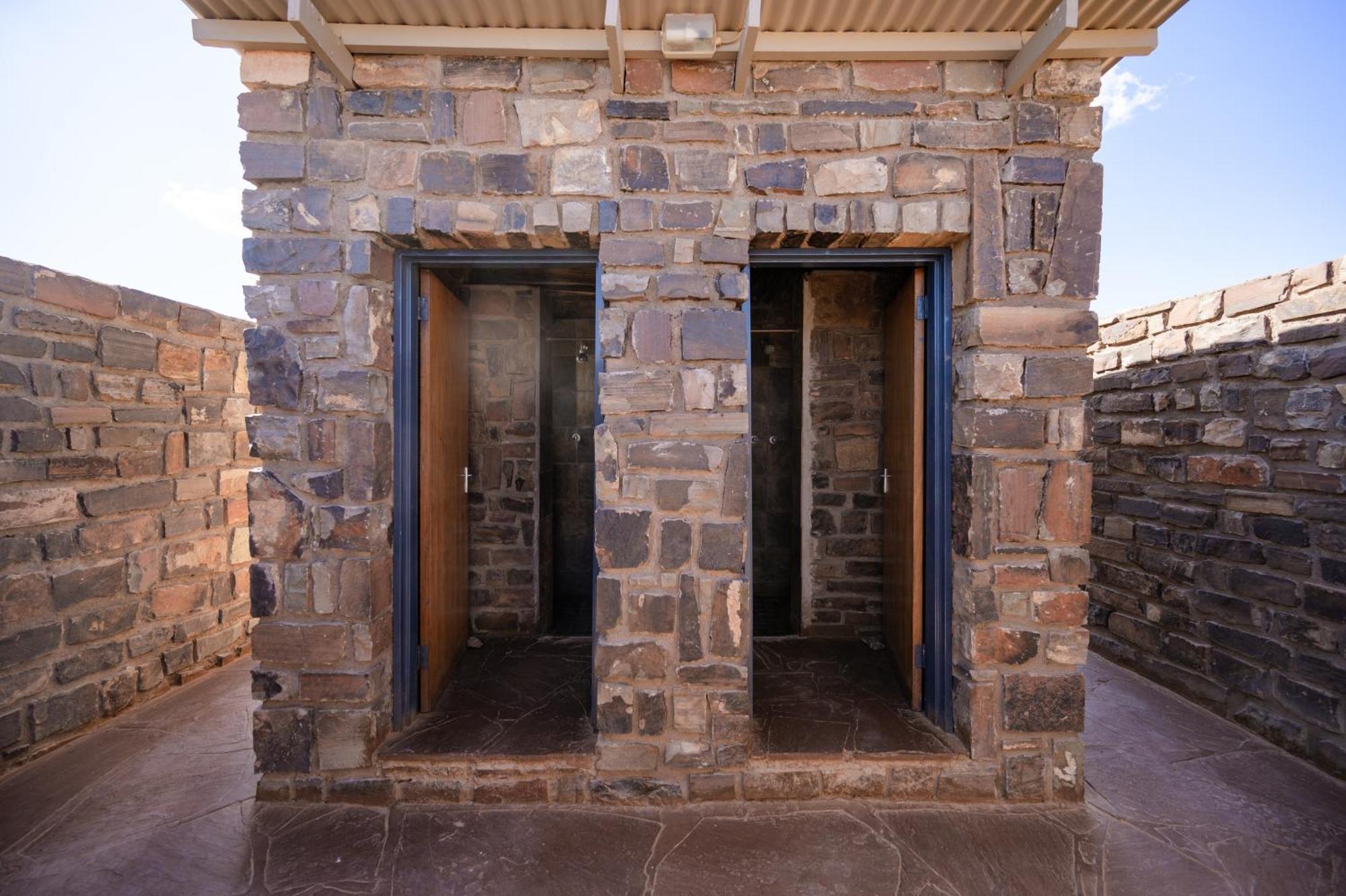Canyon Roadhouse Campsite Fish River Canyon Bilik gambar